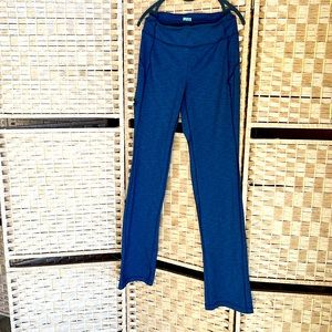 Duluth stretch flare legging w zip pocket XS 35